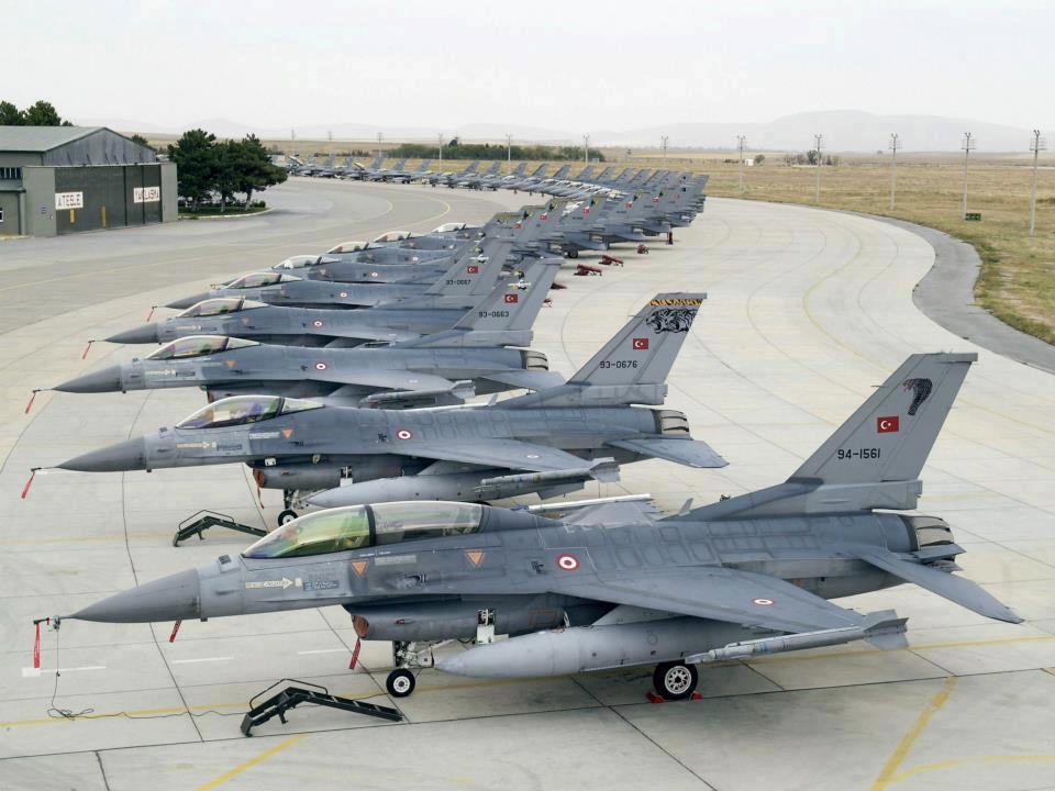 the-aviationist-how-many-f-16-jets-can-you-count-in-this-photograph