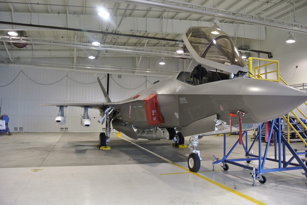 The Aviationist » Photo shows F35A fitted with two externally mounted