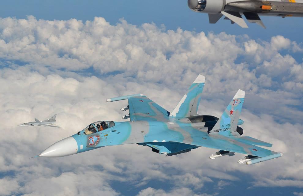 Su-27-intercepted.jpg