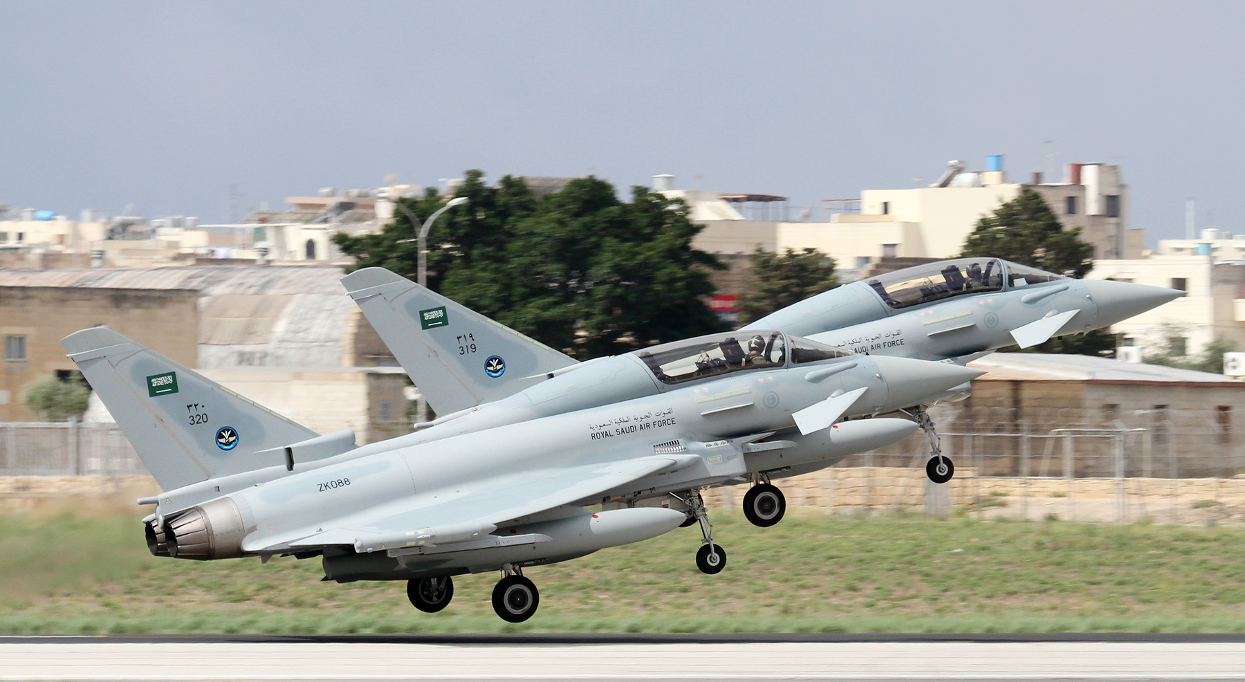 http://theaviationist.com/wp-content/uploads/2013/09/Top-RSAF-Typhoons.jpg