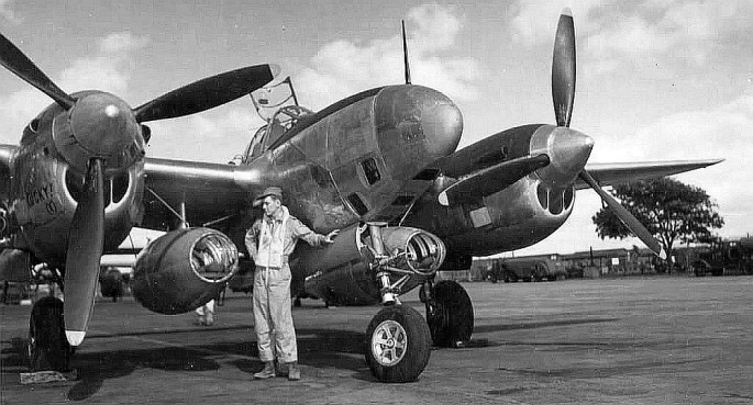 http://theaviationist.com/2013/12/13/p-38-exint-pod-photo/