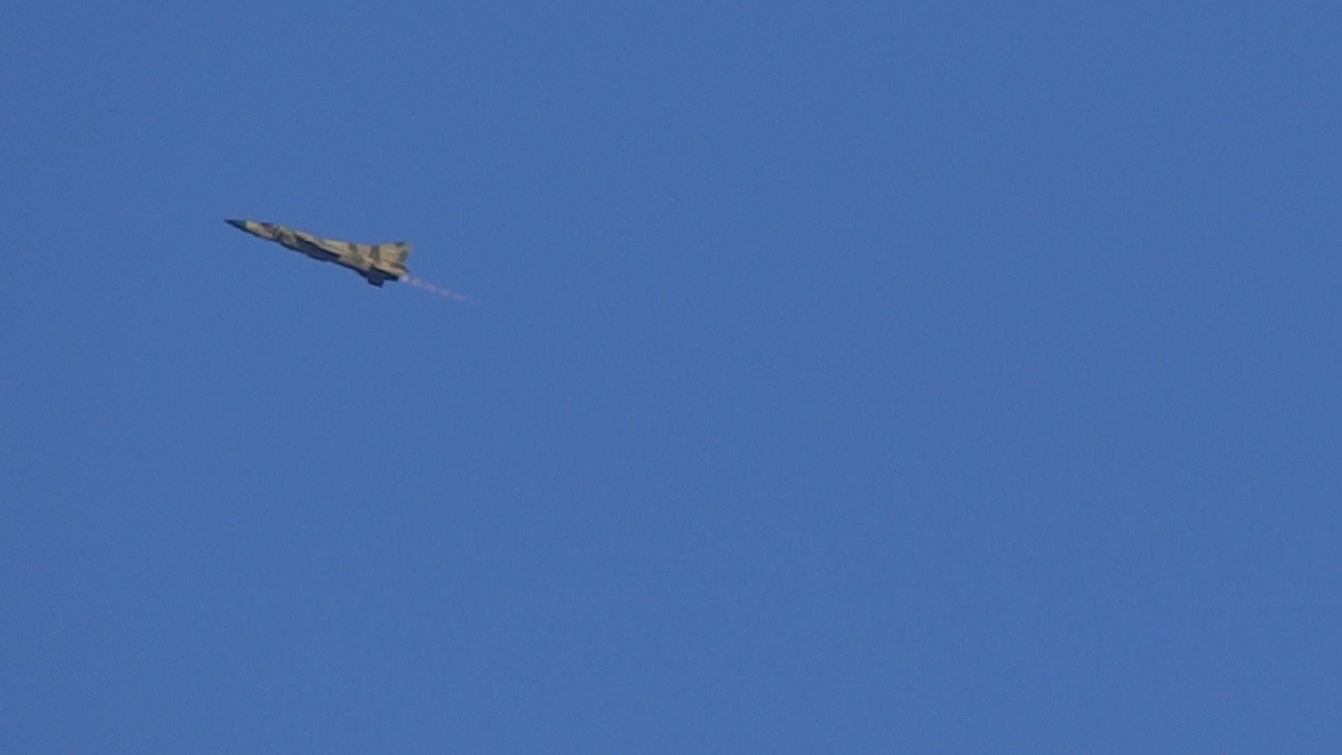 http://theaviationist.com/wp-content/uploads/2013/12/SyAAF-MiG-23MF-Idleb-Kafrunbel-2013-12-21.jpg