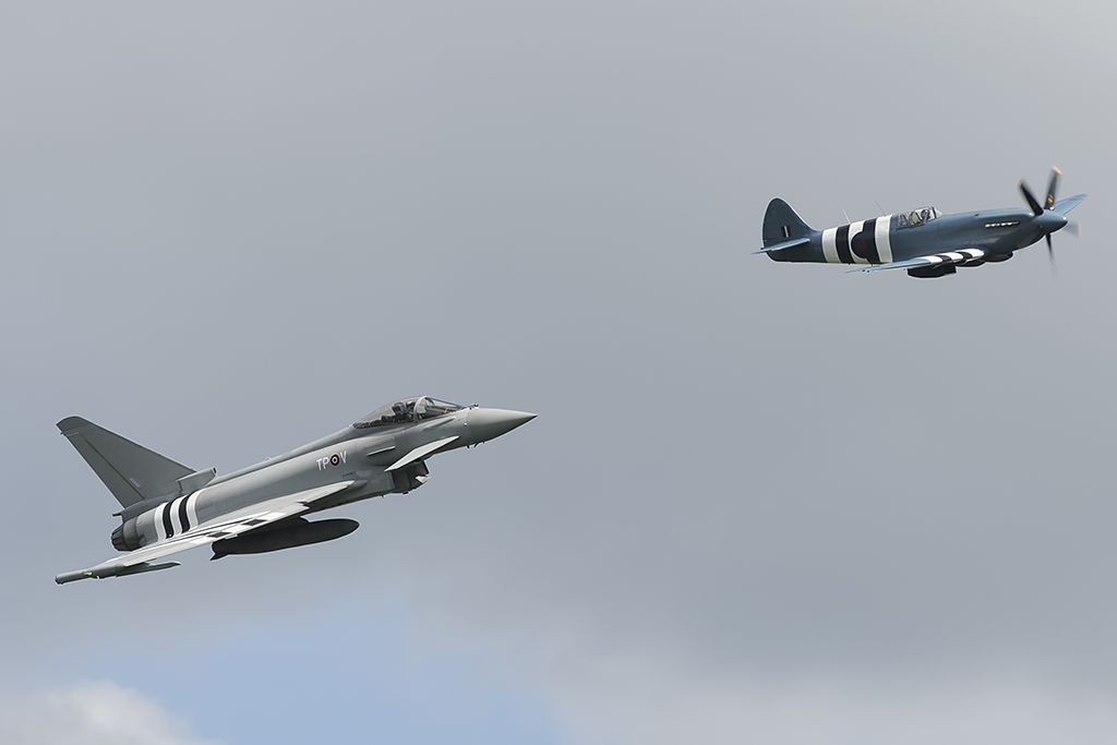 http://theaviationist.com/2014/06/05/duxford-d-day-airshow/