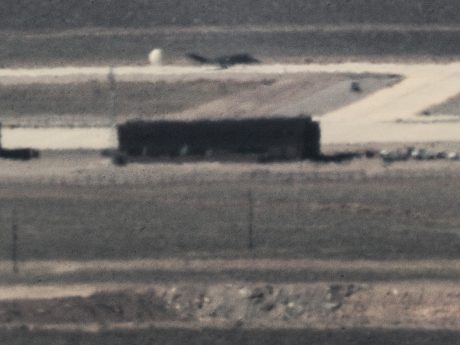 f117_with_drogue_chute