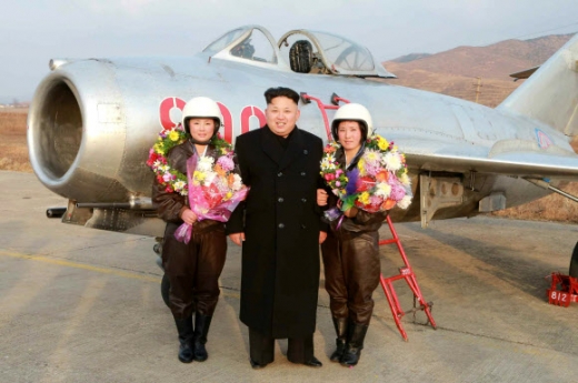 Kim-Jong-Un-female-fighter-pilots