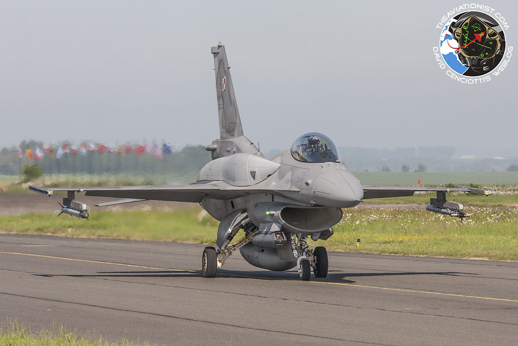 [Imagen: Polish-AF-F-16-taxi.jpg]