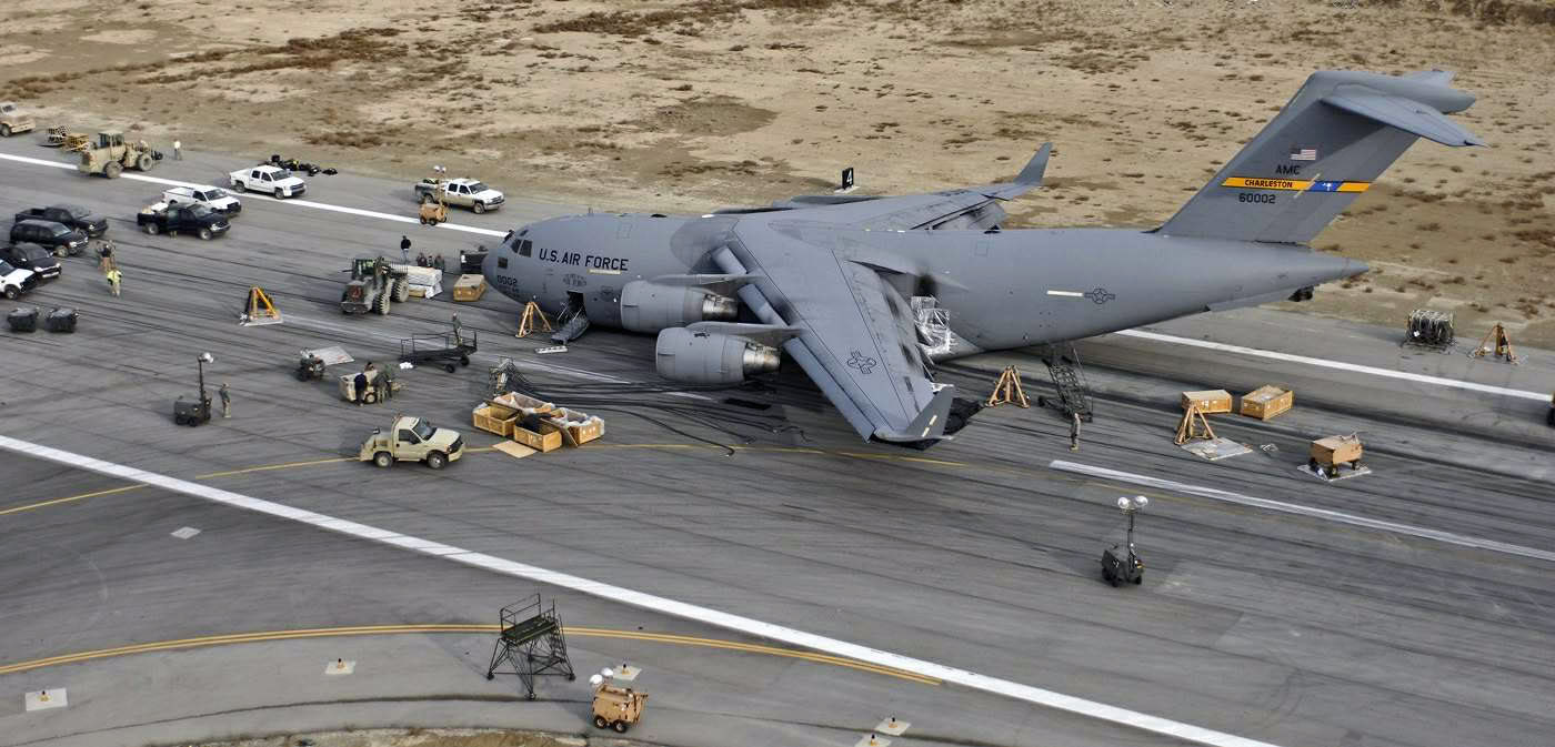 C-17 gear up landing in Bagram: images - The Aviationist