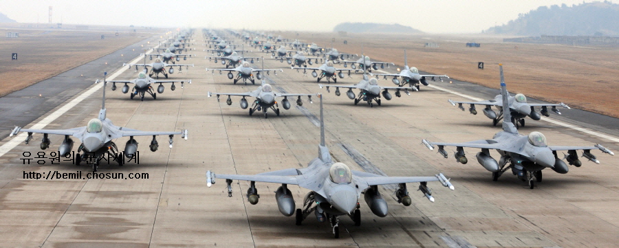 The Aviationist Sixty F 16s Taxiing At Kunsan Air Base In One Of The Greatest Show Of Force 