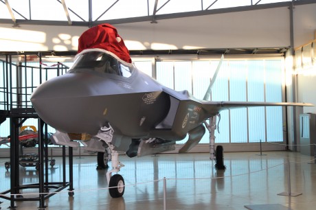 Curious: Full scale F-35 mock-up gets a celebratory 4.6 meters in