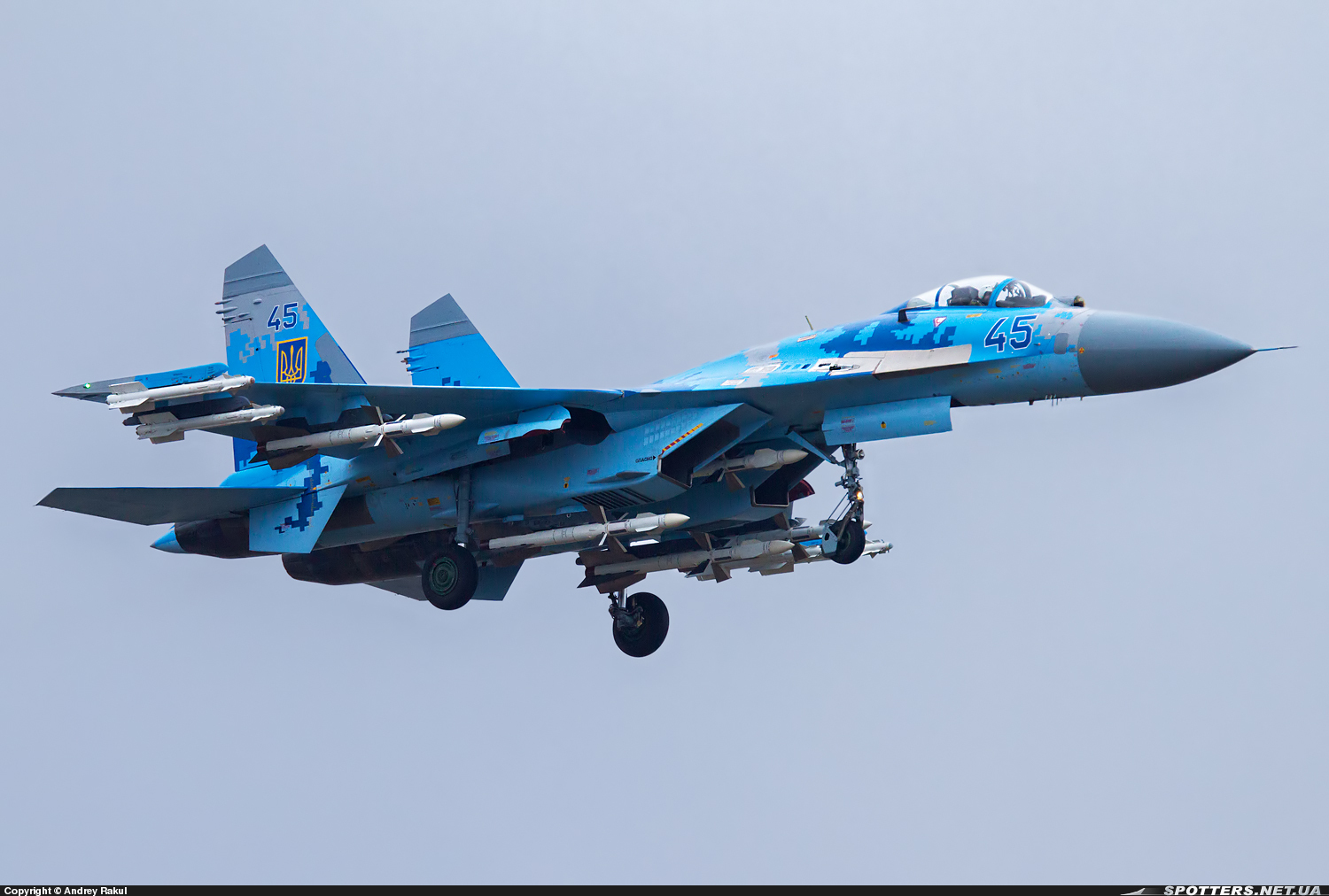 The Aviationist » [Photo] Ukrainian Air Force Su-27 Flanker heavily ...
