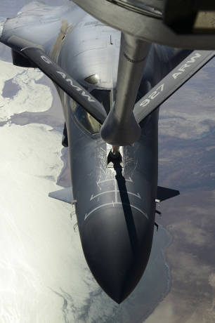 In Photos: B-1B Bomber Refueled On Its Way To Syria Air Strike - The ...