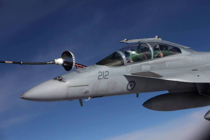 RAAF Hornet Iraq refuel