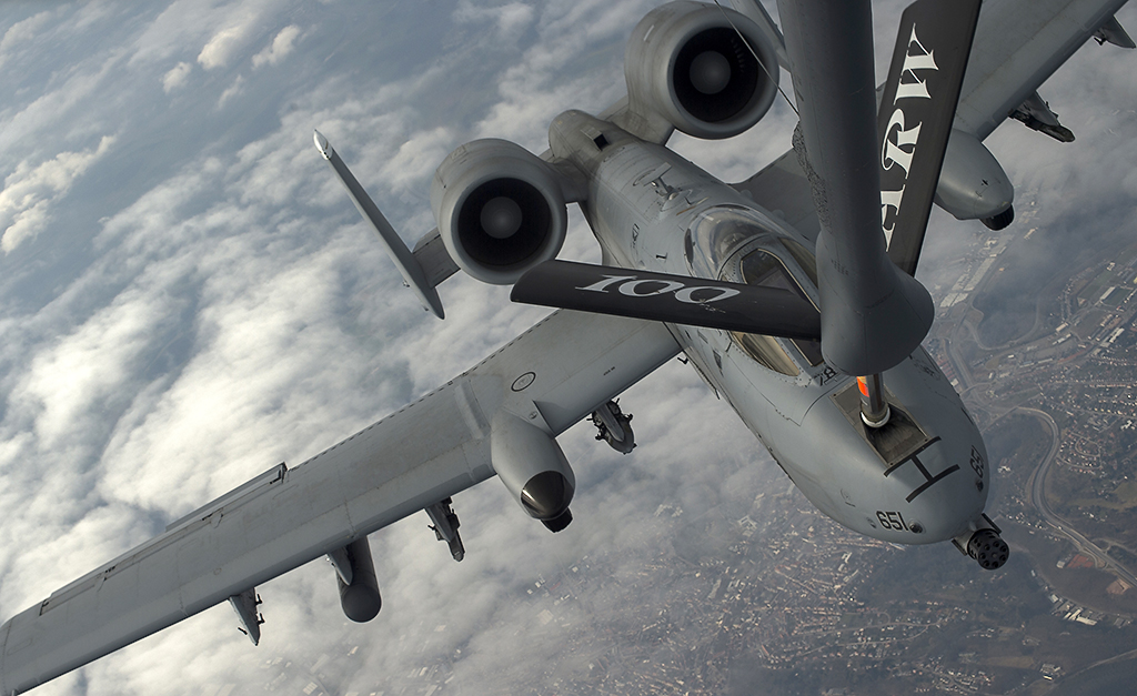 A-10-refuels-over-Netherlands.jpg