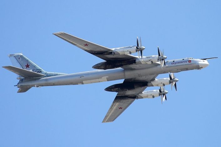 Two B-2 Spirit stealth bombers join three B-52s deployed to UK in a ...