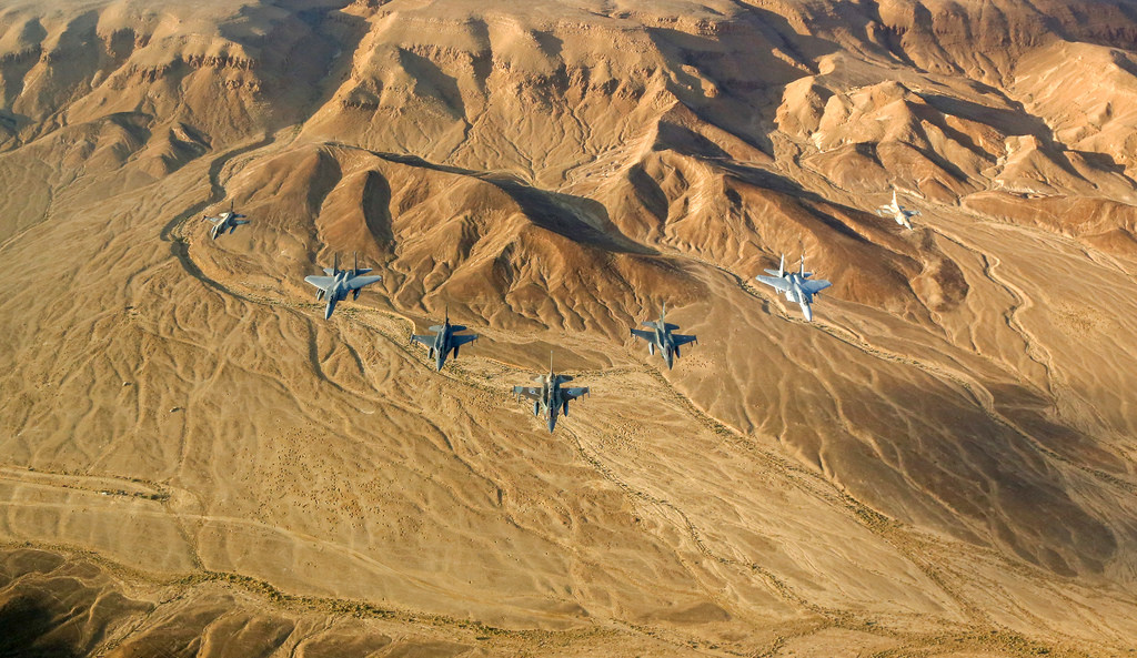 https://theaviationist.com/wp-content/uploads/2015/10/Top-formation.jpg