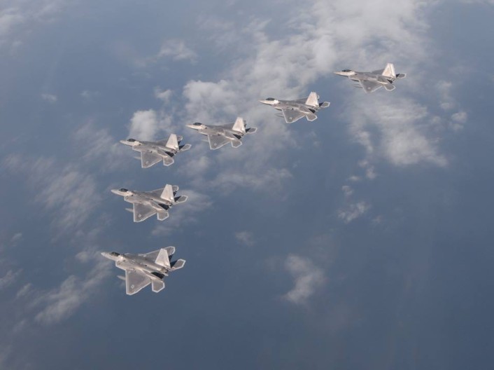 F-22 formation top