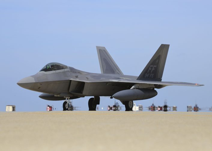 Video Shows Hawaiian-style F-22 Raptor Operations - The Aviationist