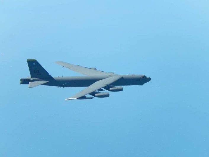 B-52 escorted by Rafale 3