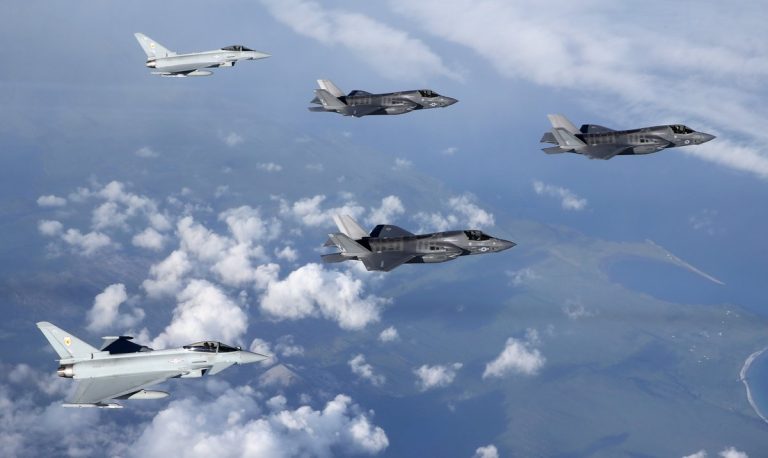 [Photos] Eurofighter Typhoons escort three British and American F-35Bs ...