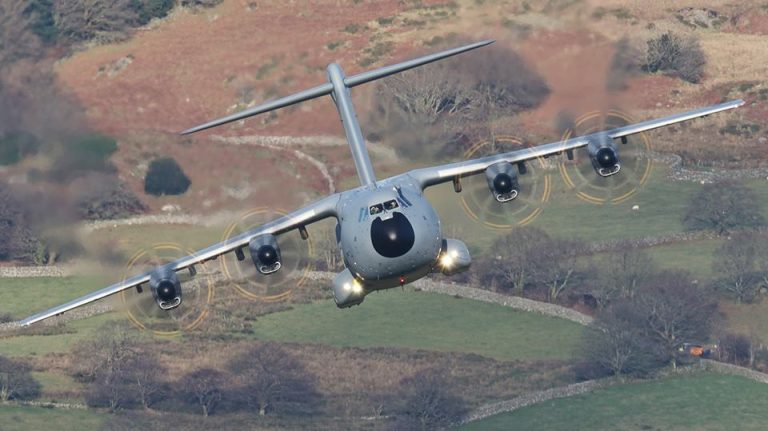 Photographers capture Airbus A400M at low level through the Mach Loop ...