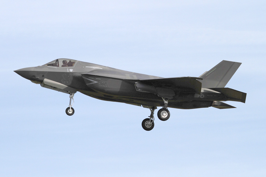 「First F-35B Assembled Outside Of The U.S. Makes First Flight In Italy」的圖片搜尋結果