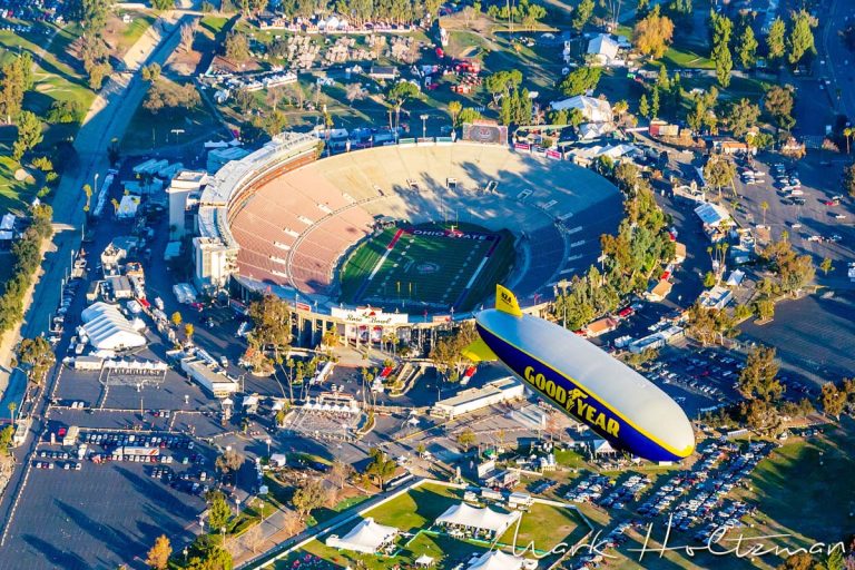 Here Are The Aerial Shots Of The B-2 Spirit Stealth Bomber Doing The ...