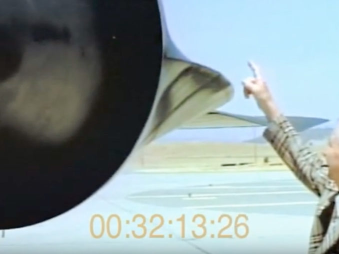 Last SR-71 Blackbird engine test in full afterburner at Edwards Air ...