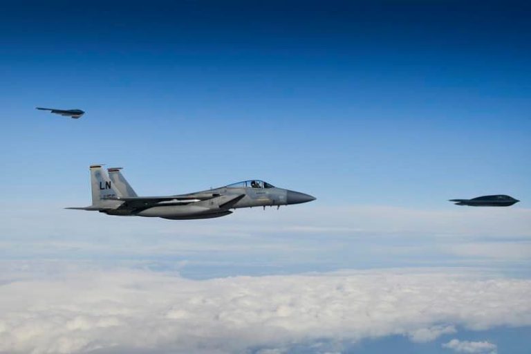 Take A Look At These Cool Aerial Shots Of The U.S. B-2 Stealth Bombers ...