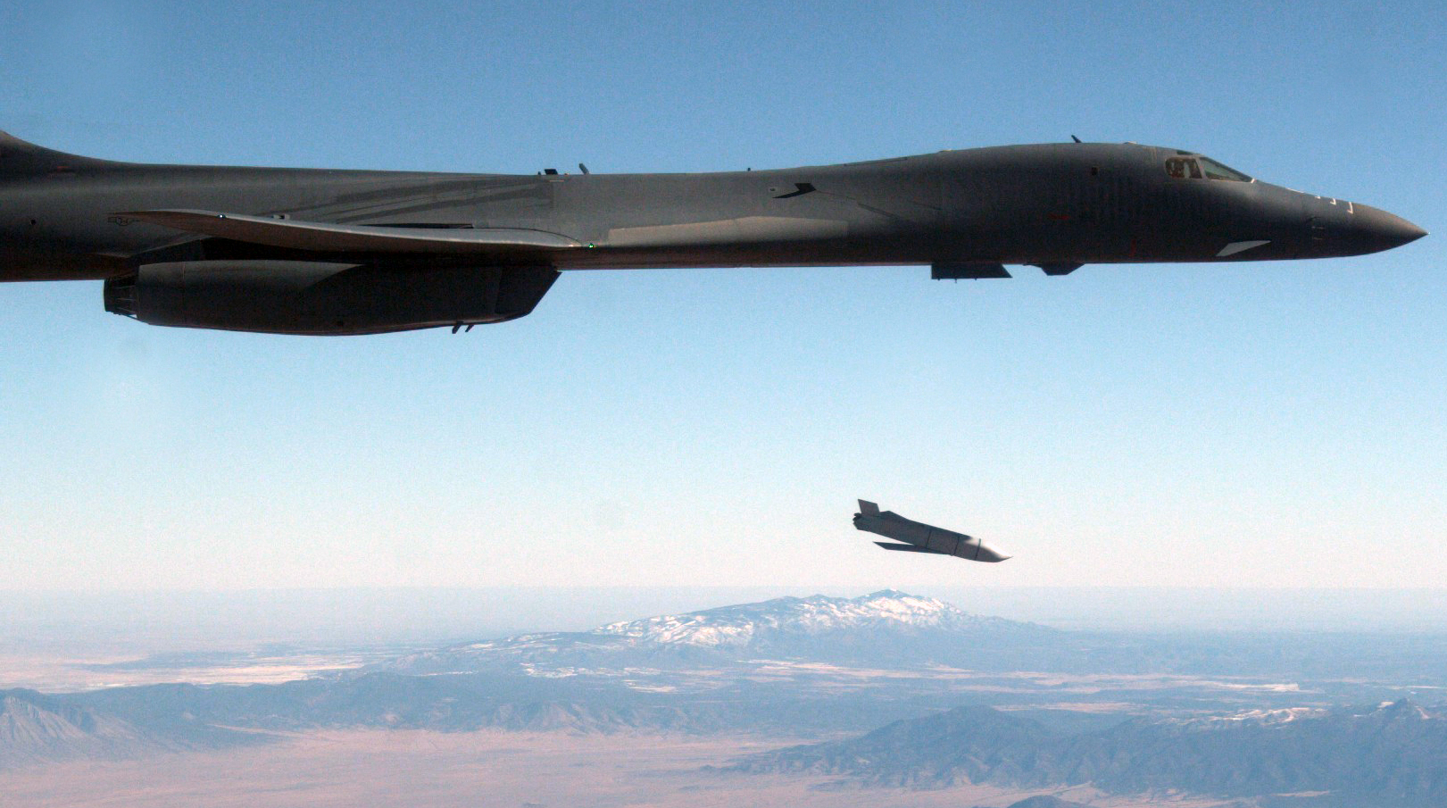 B-1 Lancer Bomber Successfully Launched An Inert JASSM Stealthy Missile ...