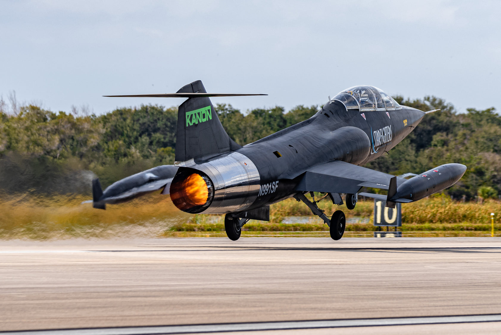 Starfighters Aerospace's Stunning Black Painted TF-104 Starfighter ...