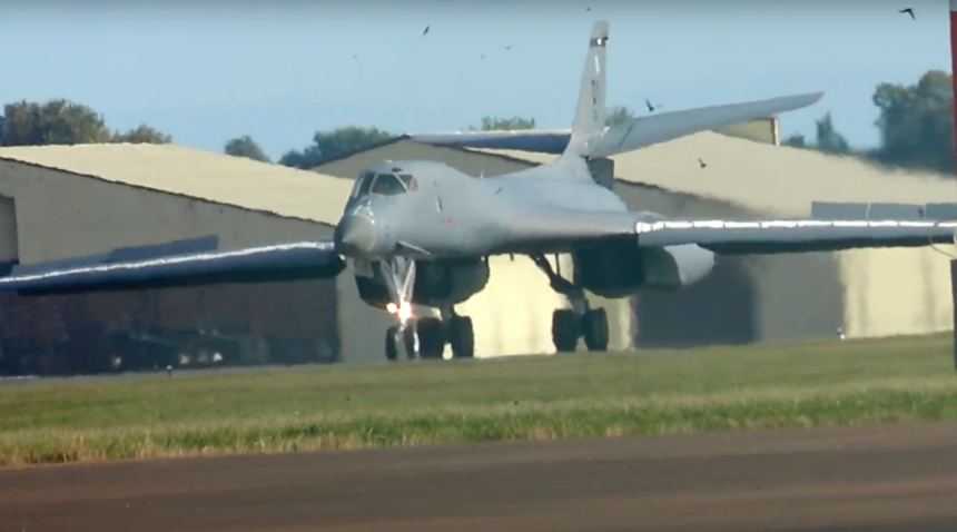 B-1B landing RAF Fairford