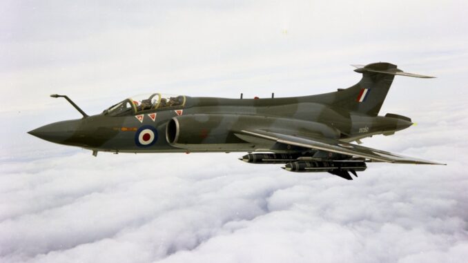 insane-video-of-raf-buccaneers-flying-ultra-low-level-during-mock