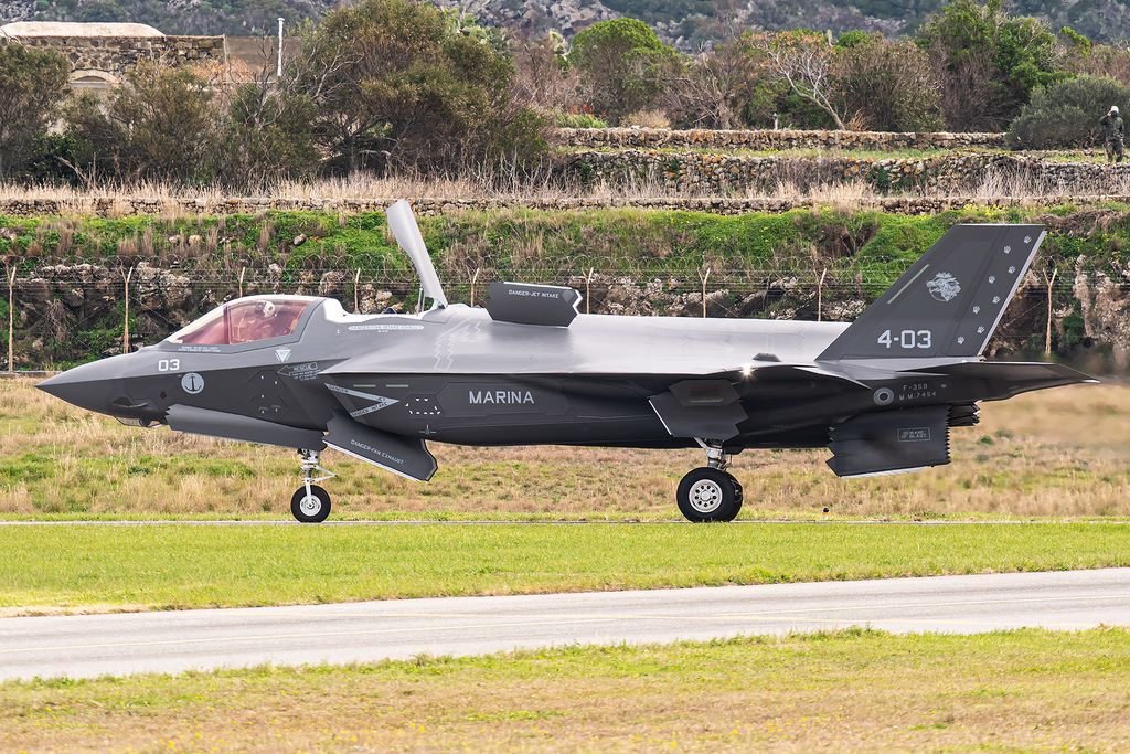 Italian Navy And Air Force's F-35Bs Carry Out Joint Training On ...