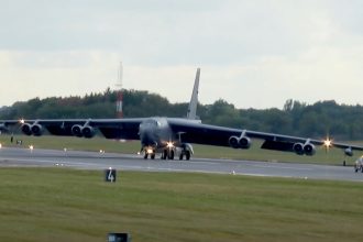 B-52 lights