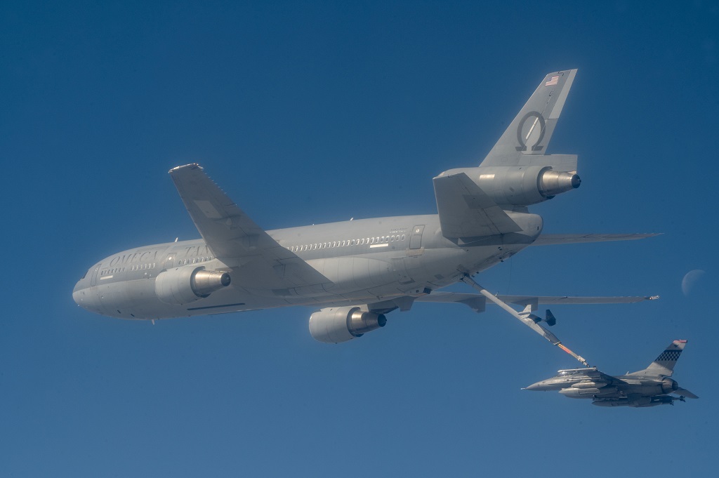 KDC‐10 tanker aircraft refuels a U.S. Air Force F‐16