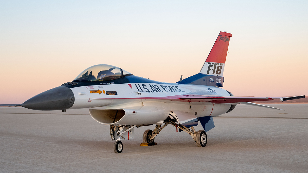 The F16 Viper Demonstration Team Unveils New Retro 50th Anniversary