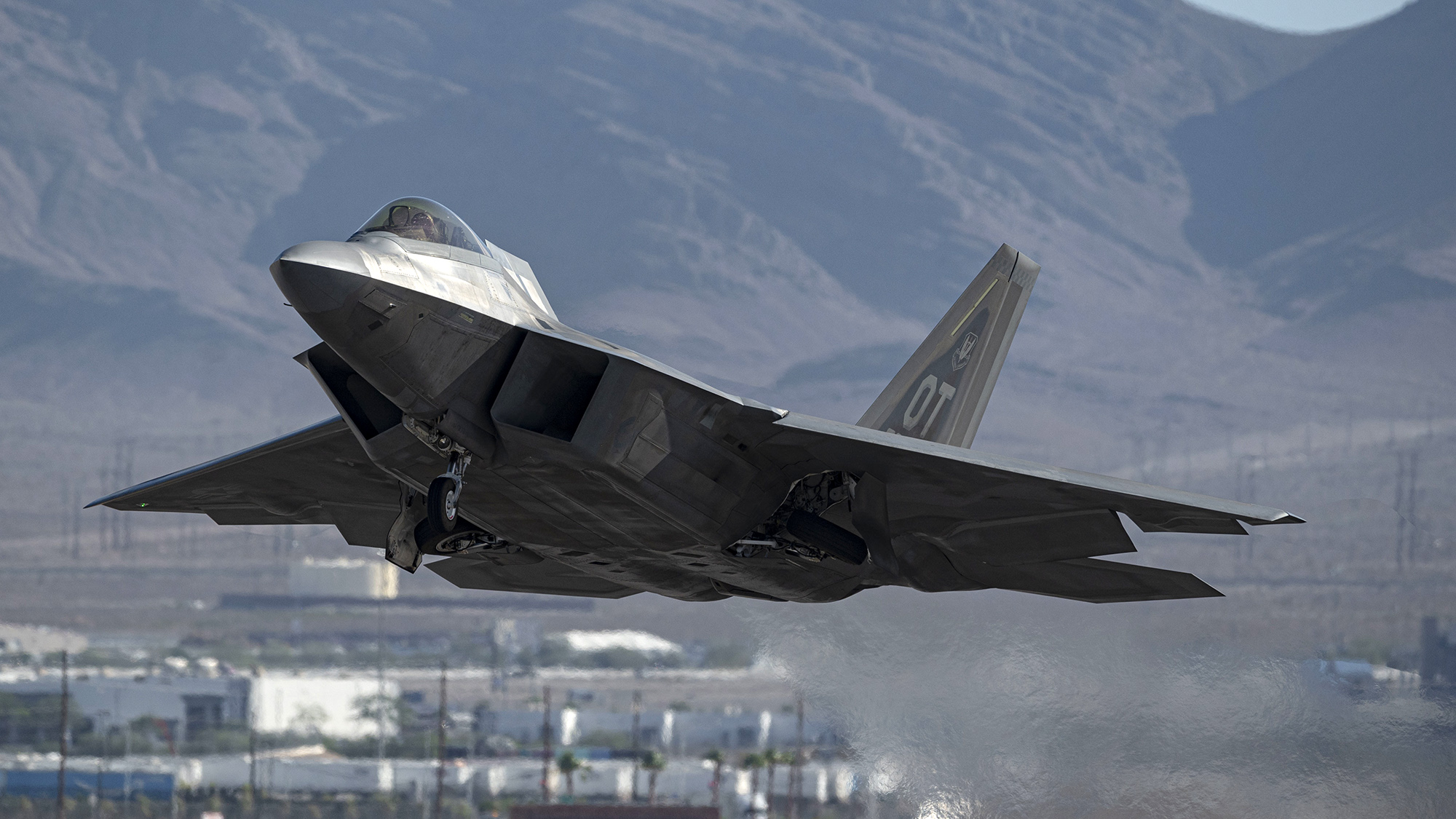 U.S. Air Force Awards RTX $1 Billion Contract to Upgrade F-22 Sensors