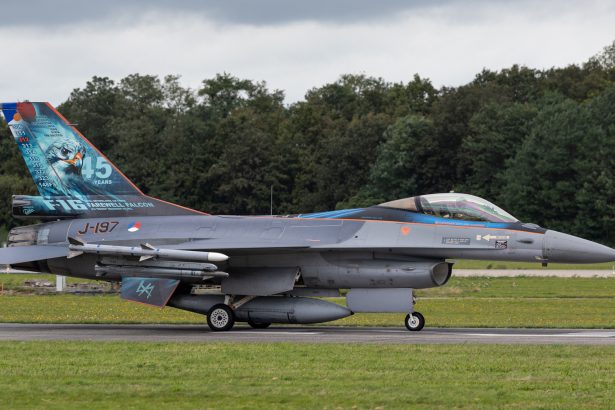 Dutch F-16 final flight