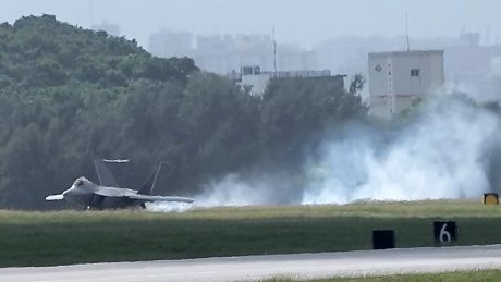 Unique Photos and Footage Capture an F-22 Raptor Aborting Takeoff After a Tire Burst at Kadena