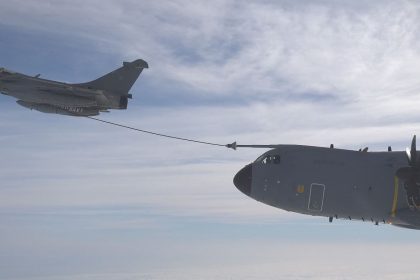 Rafale Refuels A400M