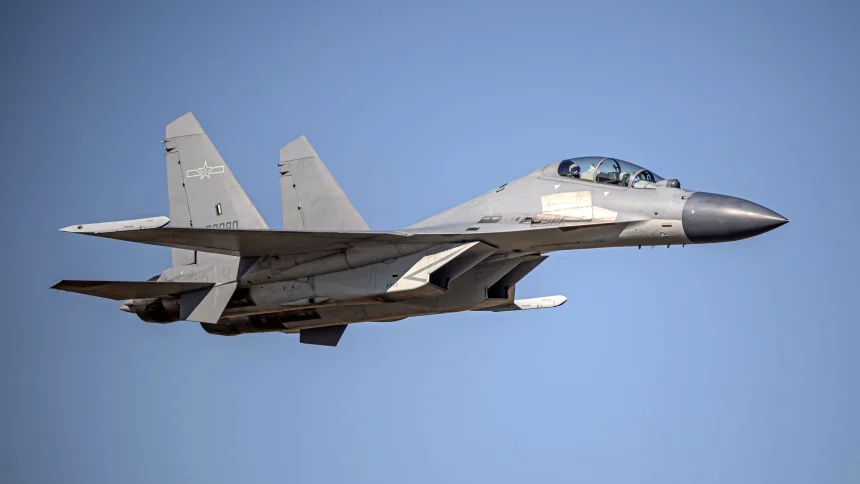 Chinese PLAAF Shenyang J-16 in flight