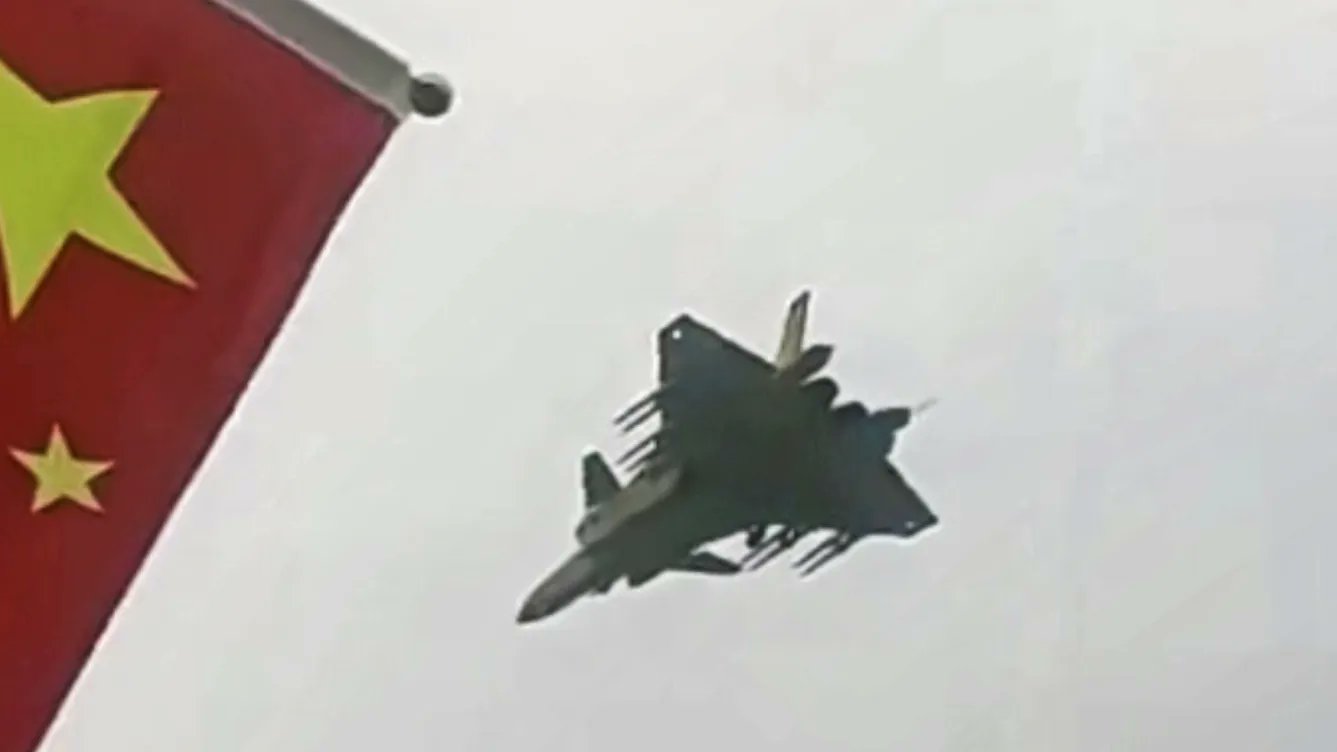 China’s J-20 Stealth Fighter Spotted Flying In ‘Beast Mode’