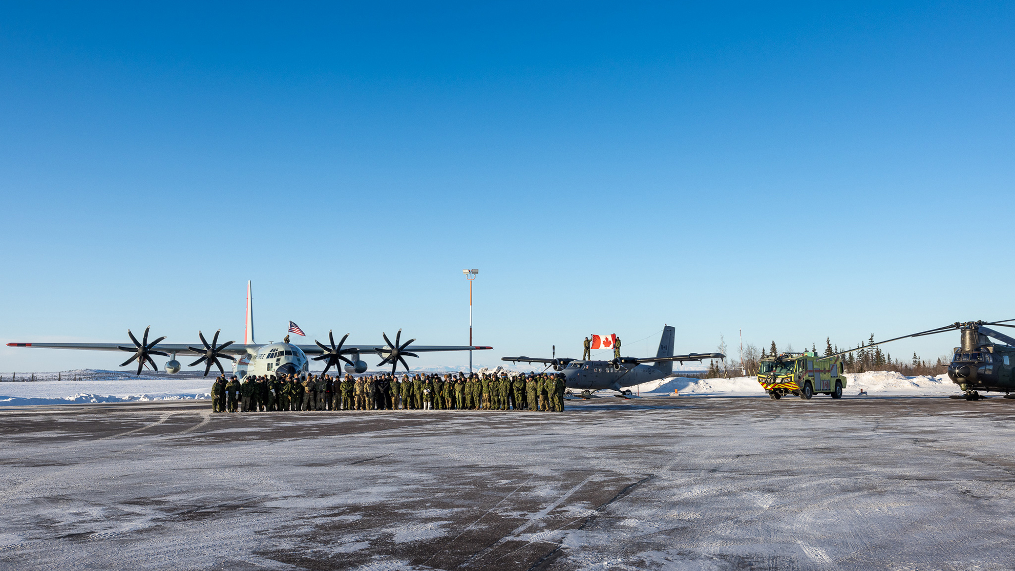 LC-130H Skibird Of the 109th Airlift Wing Lands on Freshwater Ice for ...