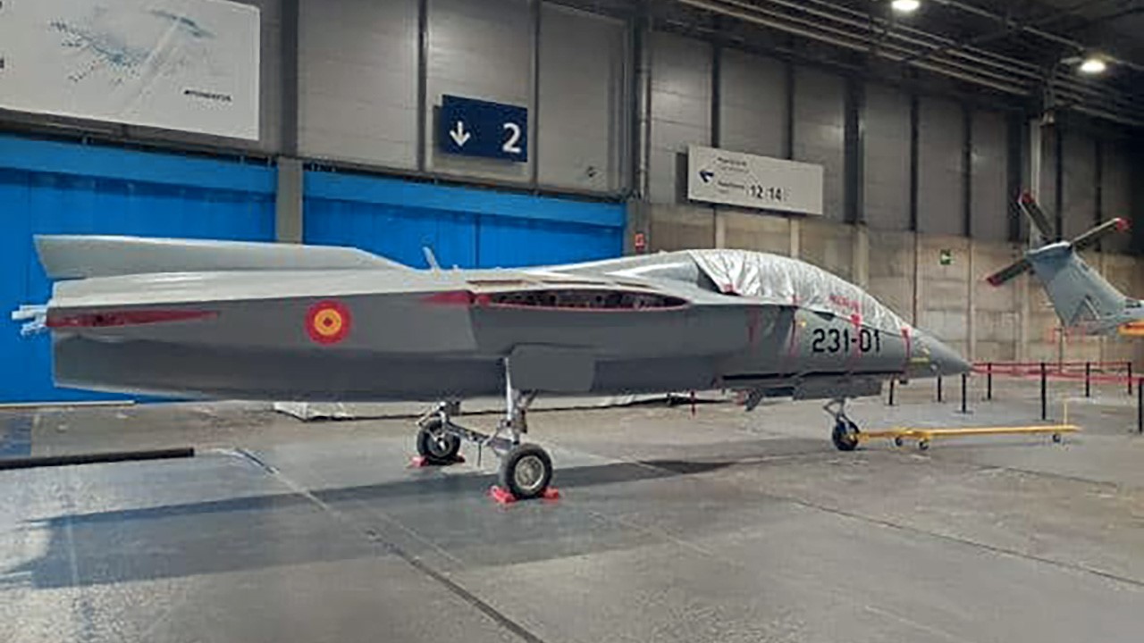 First Look at the Full-Size Model of the Hurjet in Spanish Air Force Markings