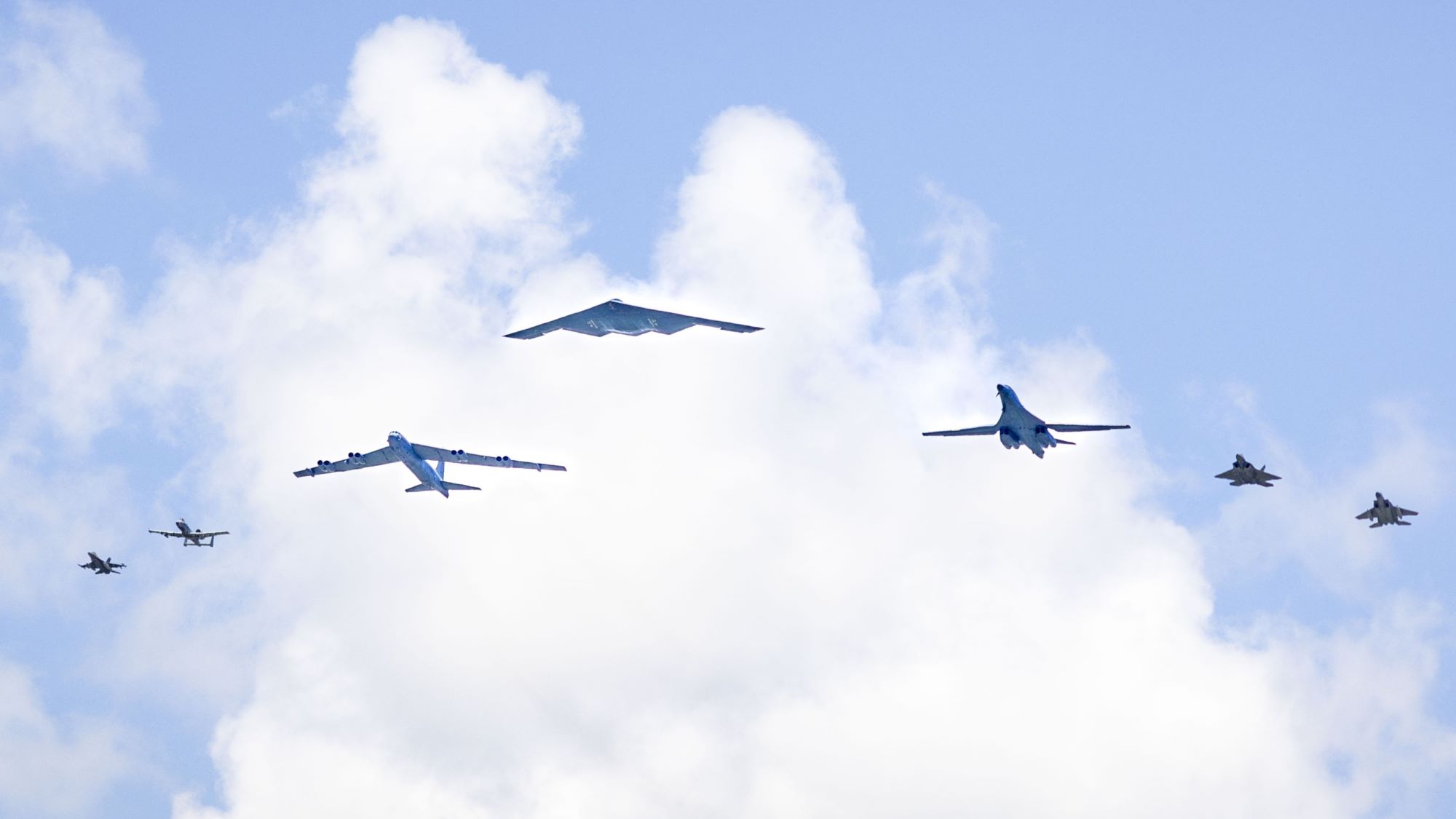 USAF Showcases Airpower with Dissimilar Bomber-Fighter ‘Freedom Formation’