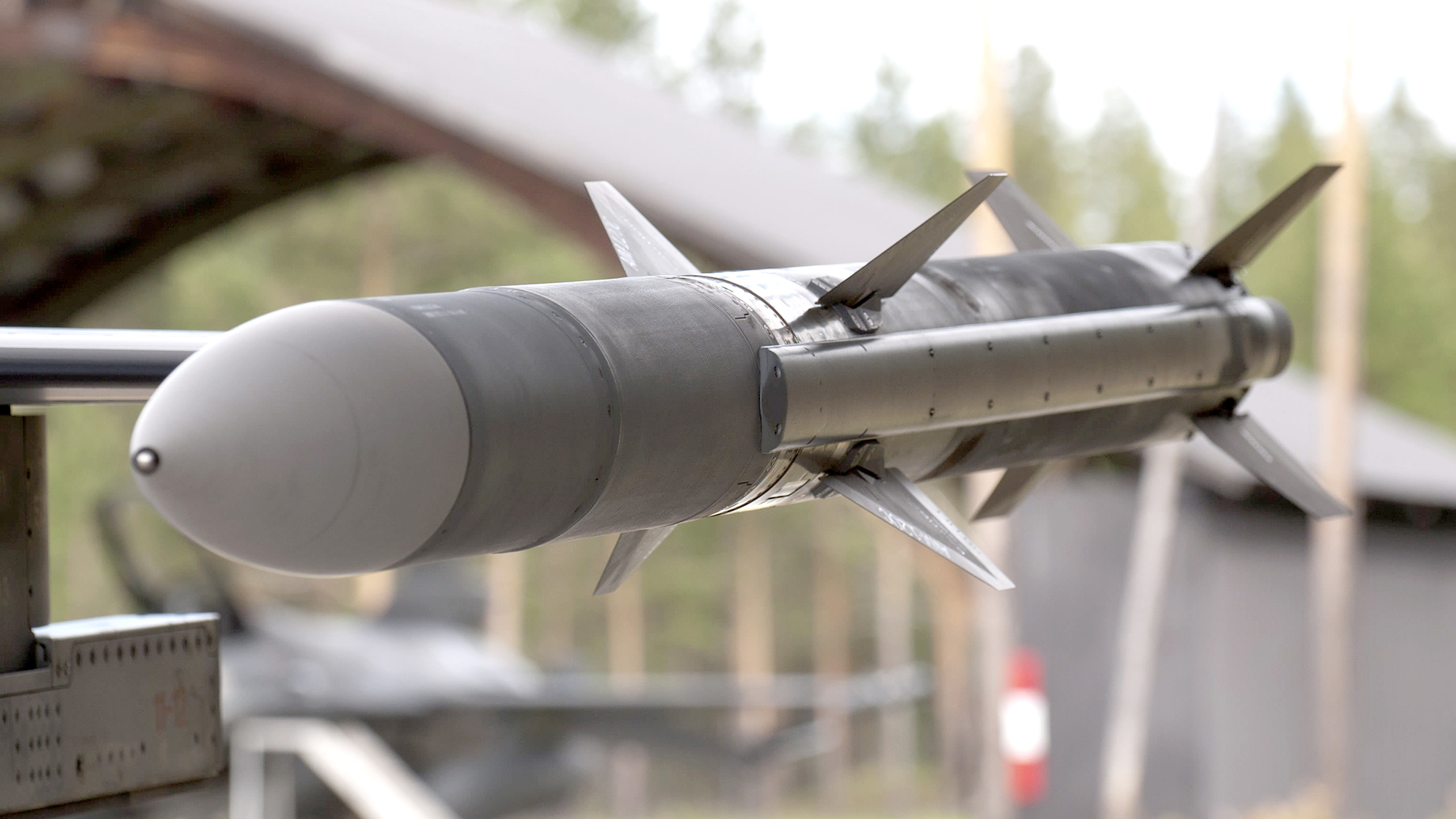 Raytheon Secures Record-Breaking $3.5 Billion AMRAAM Missile Contract from U.S. DoD