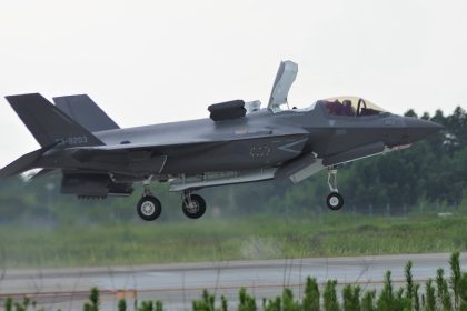 Japanese F-35Bs Arrive to Nyutabaru
