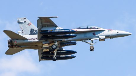 VMFA-112 Unveils F/A-18D ‘USMC 250th Anniversary’ Jet