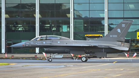 Argentina’s First Airworthy F-16B Spotted in Denmark Ahead of Delivery