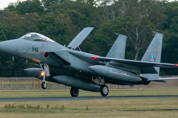 Japanese F-15 arrive in UK